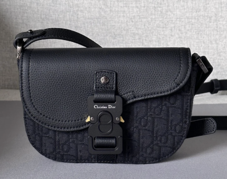 mua-tui-gia-da-da-dang-mau-ma